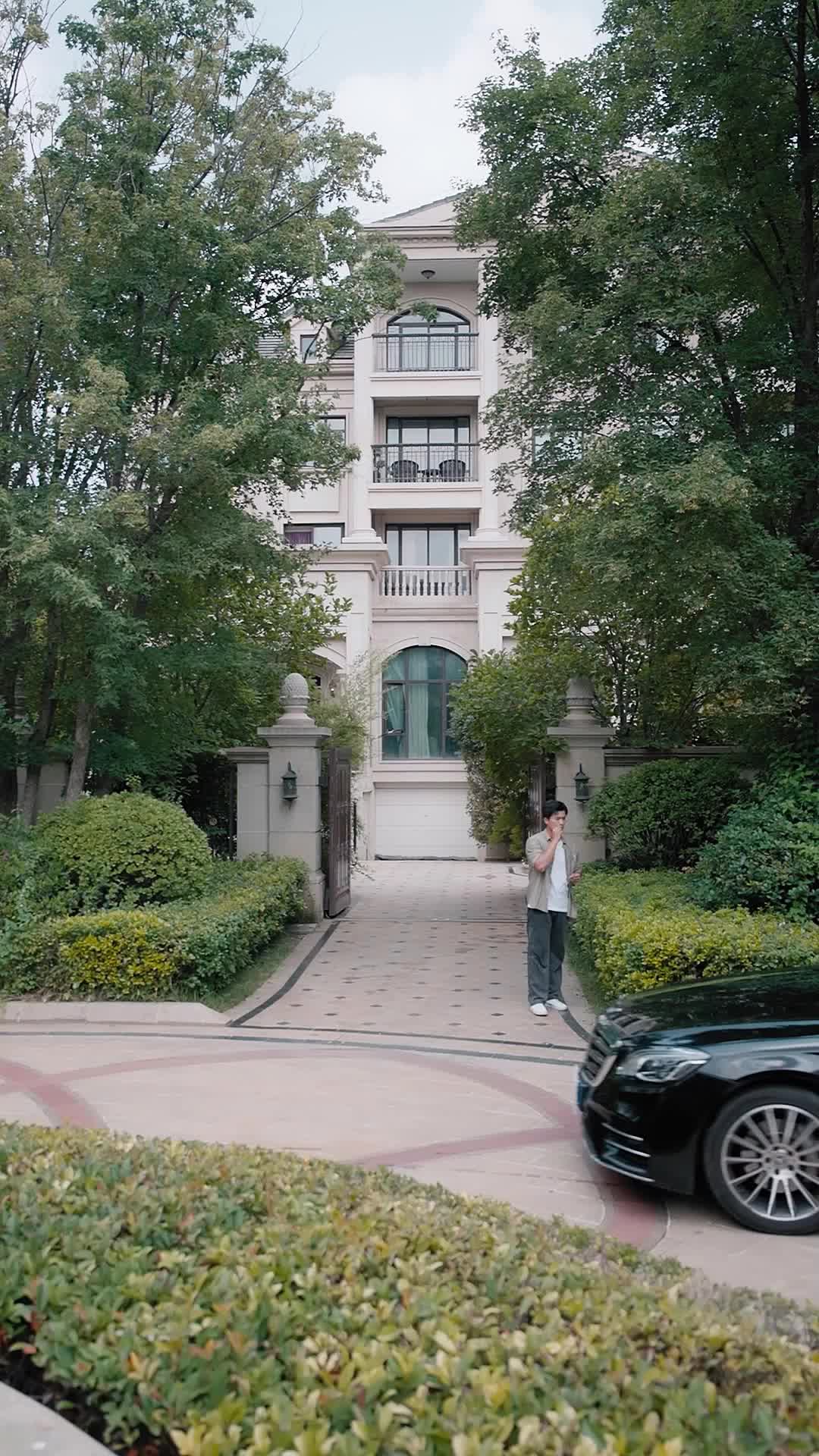 Episode 19 - Medicine God in the City: Searching for My Five Sisters